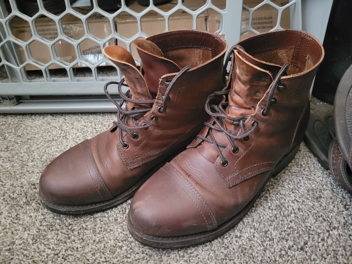 Photo by GrantR on February 3, 2026 of the Thursday Thursday / Heritage Captain in Thursday / Rustic Brown Pull Up.