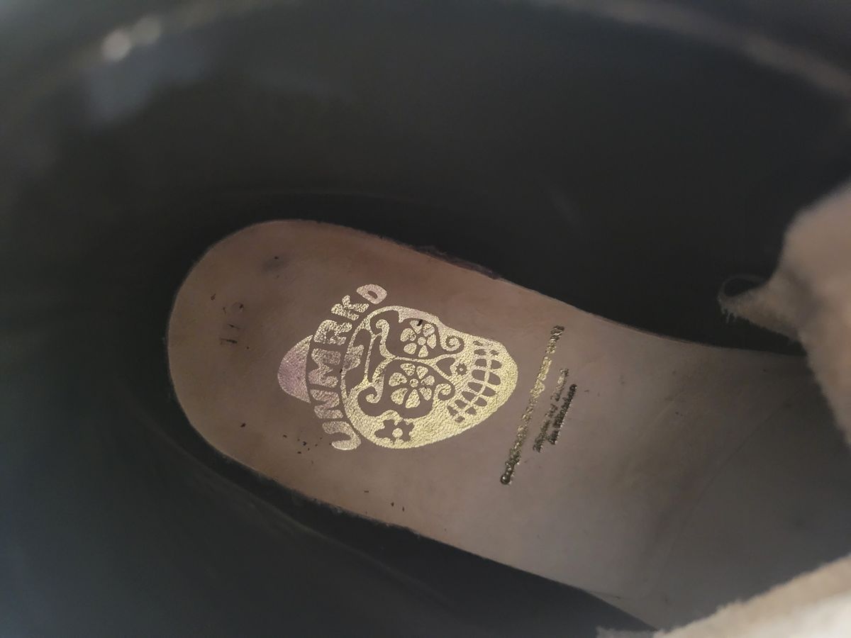 Photo by GrantR on November 15, 2025 of the Unmarked Archie Boots in Cisne Black Vegetable-Tanned Bison.