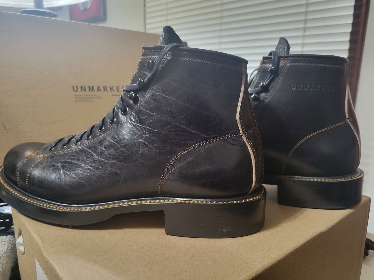 Photo by GrantR on November 15, 2025 of the Unmarked Archie Boots in Cisne Black Vegetable-Tanned Bison.