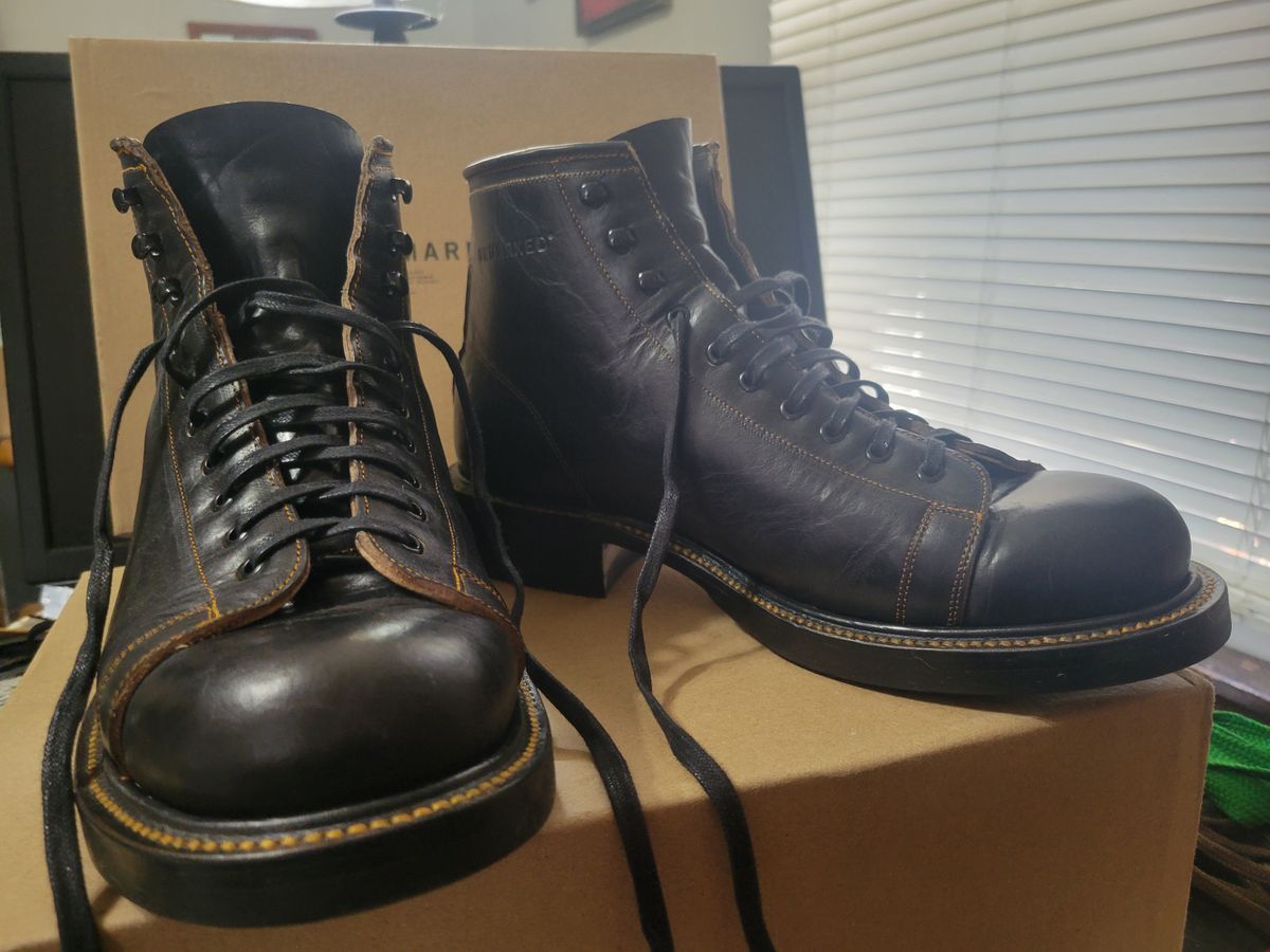 Photo by GrantR on November 17, 2025 of the Unmarked Archie Boots in Cisne Black Vegetable-Tanned Bison.