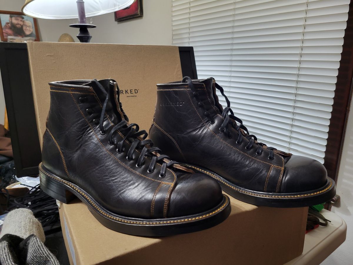 Photo by GrantR on November 22, 2025 of the Unmarked Archie Boots in Cisne Black Vegetable-Tanned Bison.