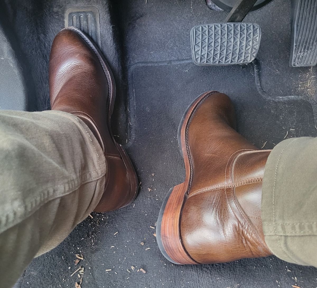 Photo by GrantR on March 20, 2026 of the Unmarked Unmarked / Lechuguera in Unmarked / "Super Heavy" Dark Brown Pull-up.