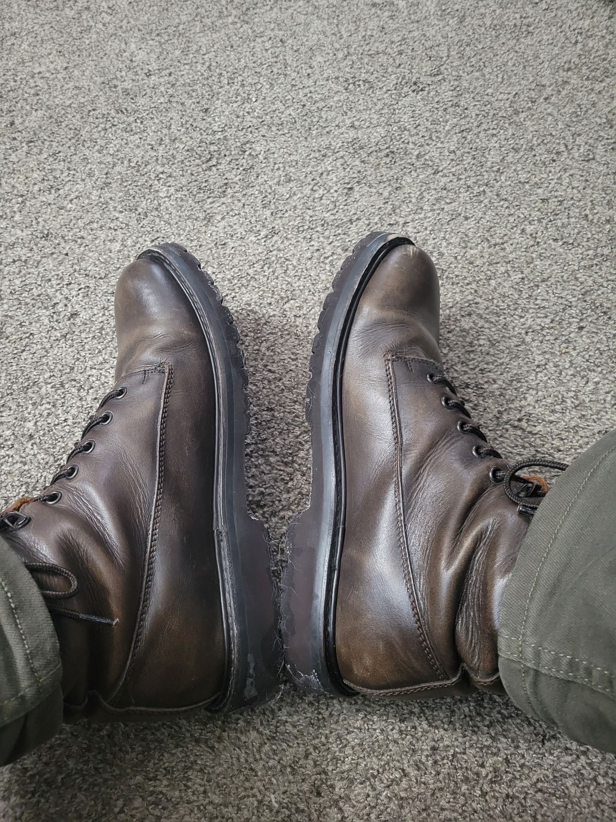 Photo by GrantR on December 1, 2025 of the Thursday Explorer in Thursday / Jasper.