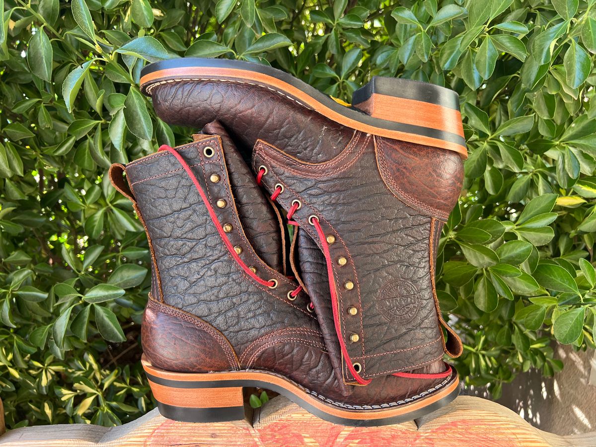 Photo by zeus on October 1, 2024 of the Frank's Boots Front Range in Seidel Walnut Mastodon Bison.