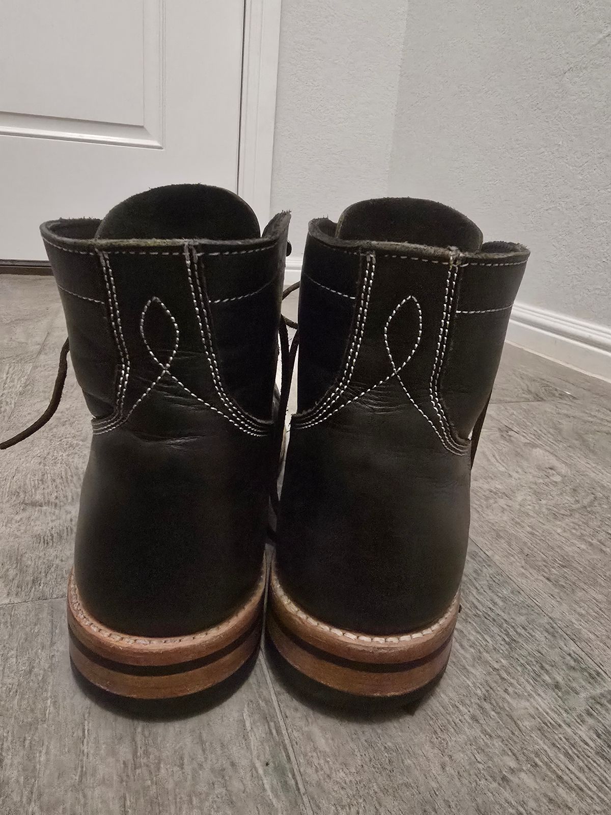 Photo by njjones9000 on November 5, 2025 of the Urban Wolf Club Thompson in Lefarc Black Bitone Teacore.