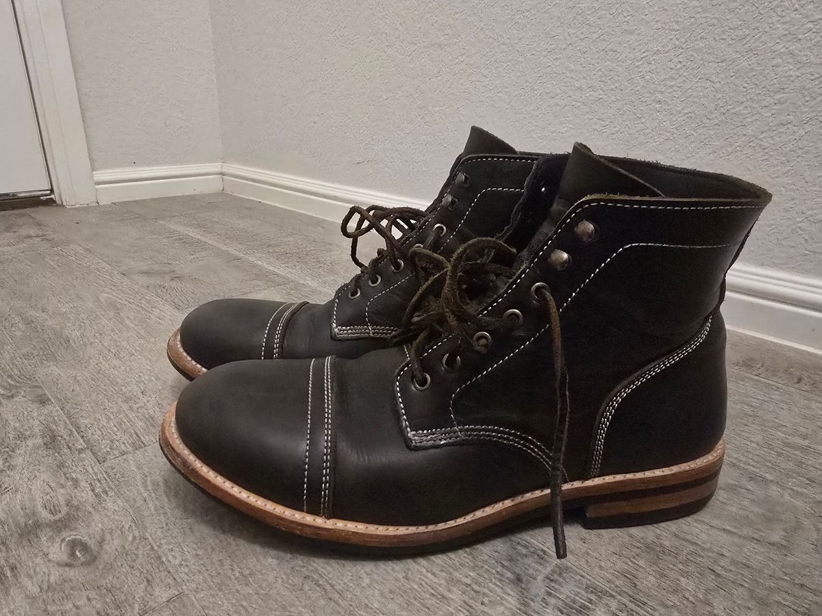 Photo by njjones9000 on November 5, 2025 of the Urban Wolf Club Thompson in Lefarc Black Bitone Teacore.