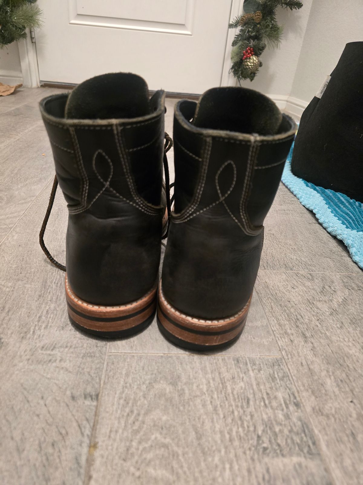 Photo by njjones9000 on December 3, 2025 of the Urban Wolf Club Thompson in Lefarc Black Bitone Teacore.