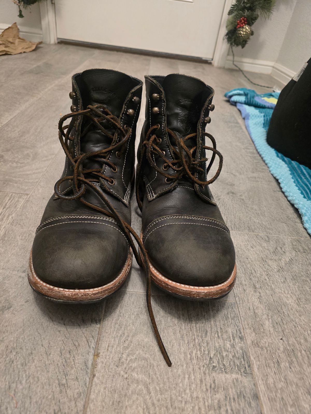 Photo by njjones9000 on December 3, 2025 of the Urban Wolf Club Thompson in Lefarc Black Bitone Teacore.