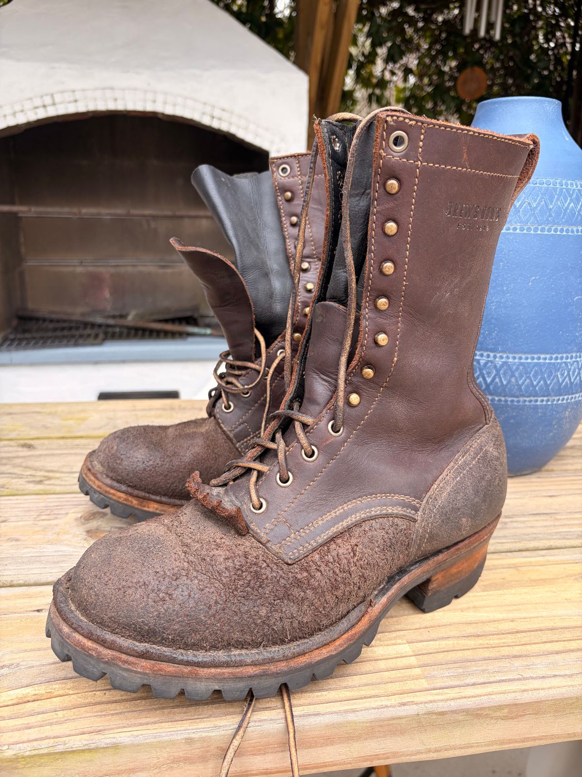 Photo by Alex2983 on January 31, 2026 of the Drew's Boots 8-Inch Logger in Brown Roughout & Brown Smooth.
