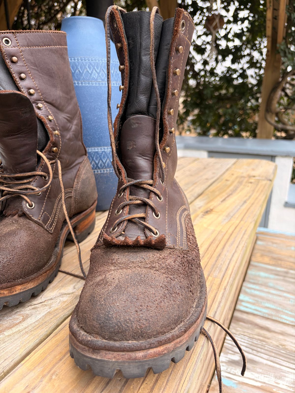 Photo by Alex2983 on January 31, 2026 of the Drew's Boots 8-Inch Logger in Brown Roughout & Brown Smooth.