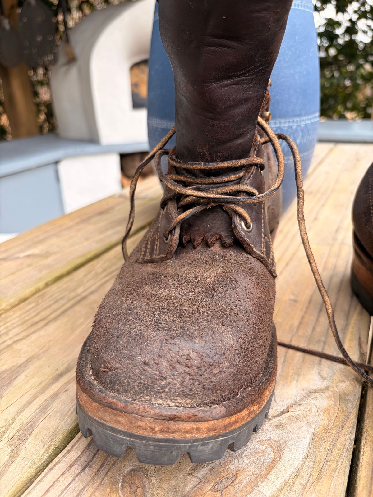 Photo by Alex2983 on January 31, 2026 of the Drew's Boots 8-Inch Logger in Brown Roughout & Brown Smooth.