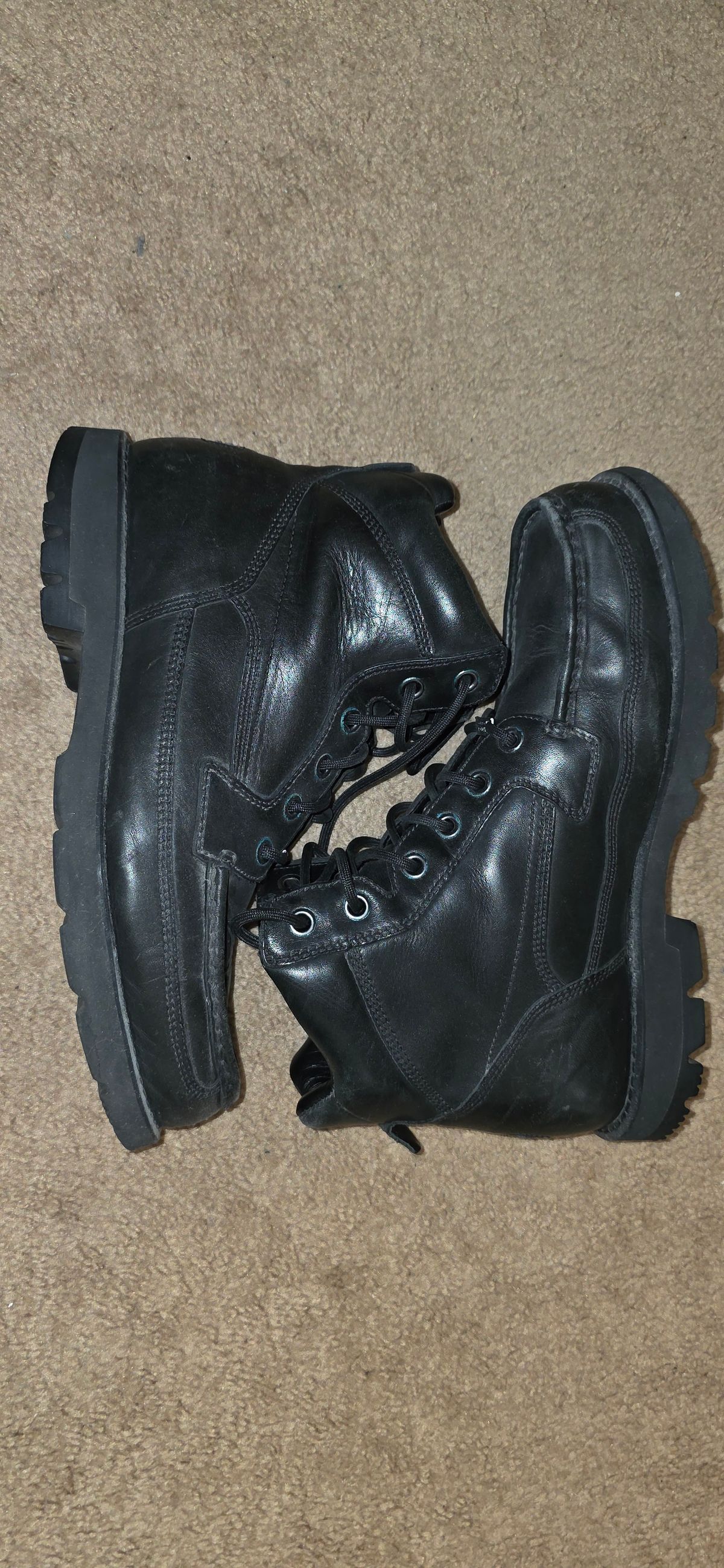 Photo by mknewman on September 21, 2025 of the Rockport APM33911 in Unknown Leather.