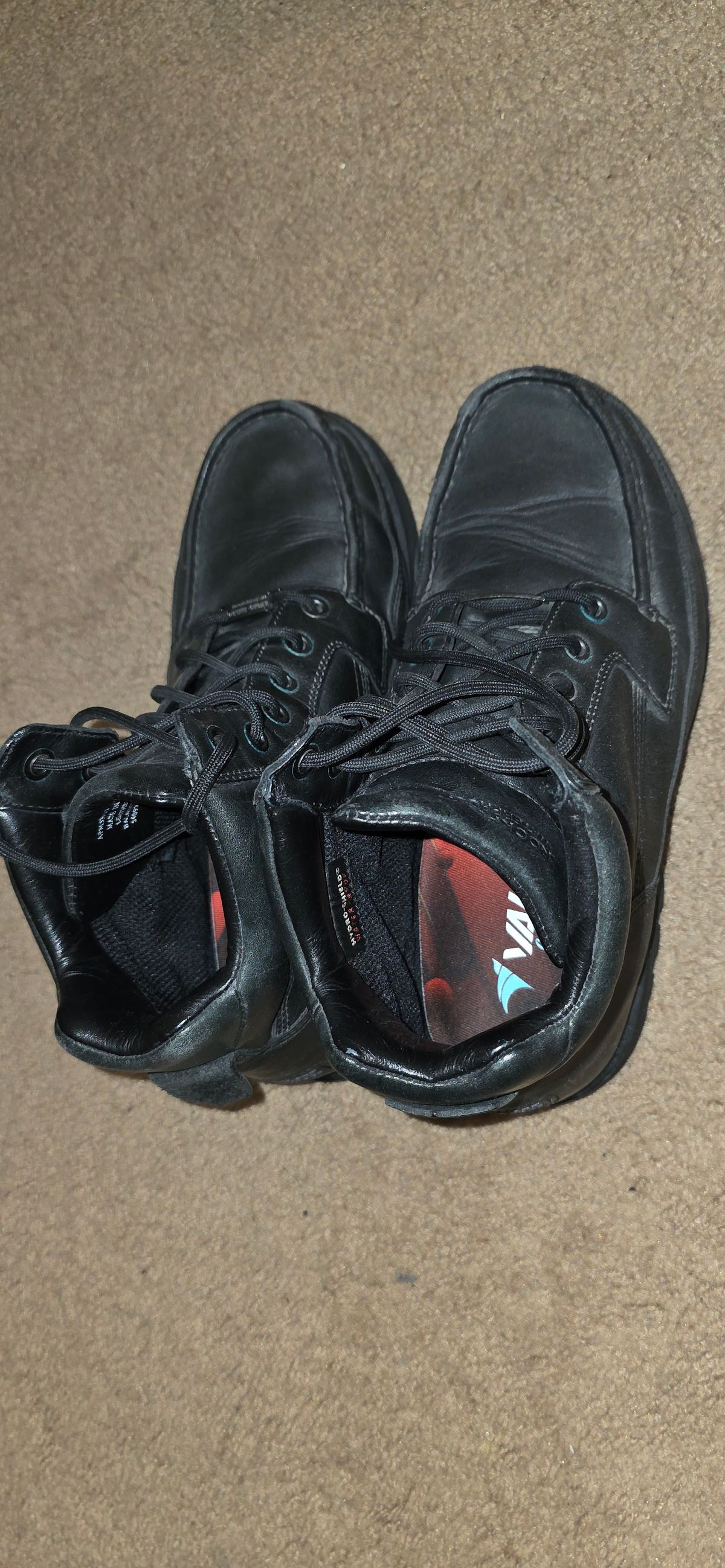 Photo by mknewman on September 21, 2025 of the Rockport APM33911 in Unknown Leather.