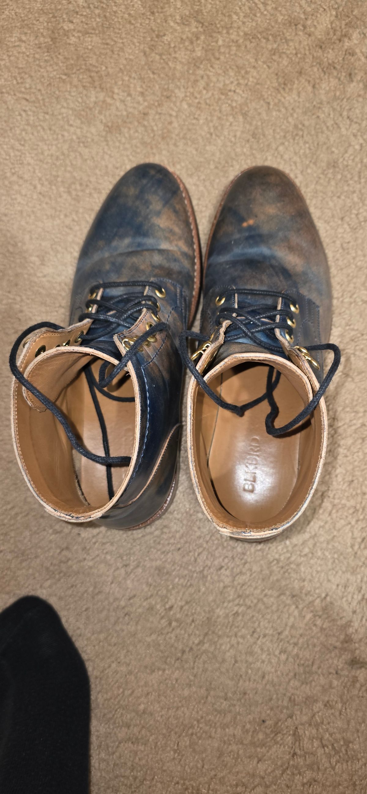 Photo by mknewman on July 12, 2025 of the Blkbrd Shoemaker Custom Model in Rocado - "Marbled" Shell Cordovan - Veg Tanned (Ocean).