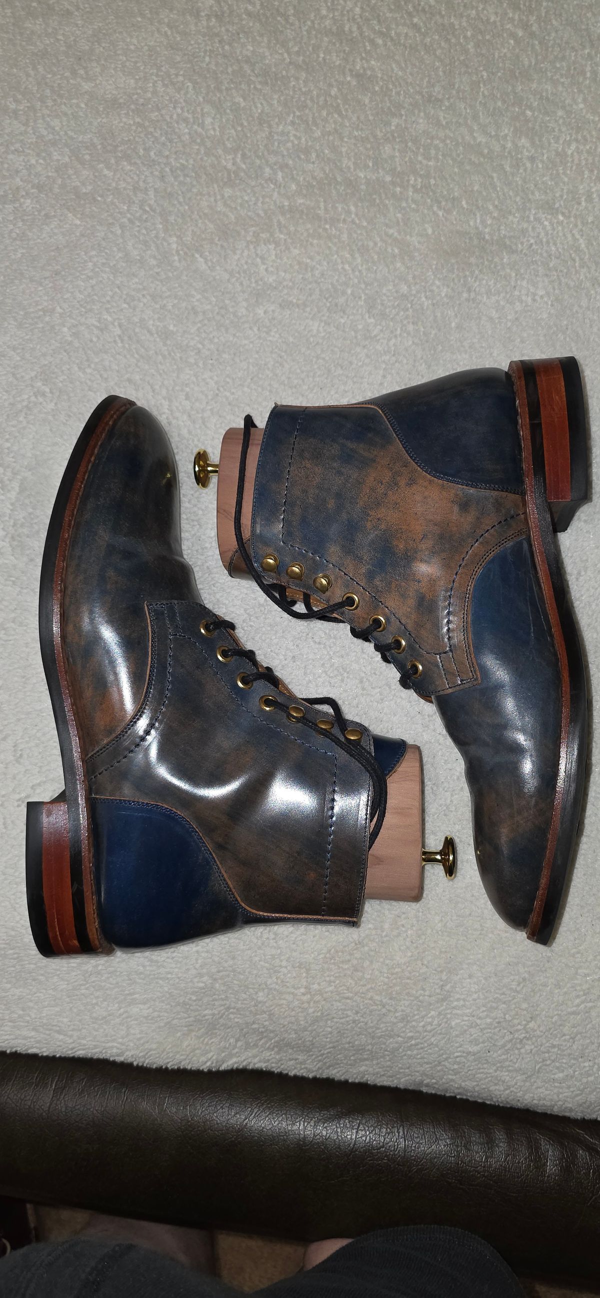 Photo by mknewman on November 3, 2025 of the Blkbrd Shoemaker Ocean in Rocado - "Marbled" Shell Cordovan - Veg Tanned (Ocean).