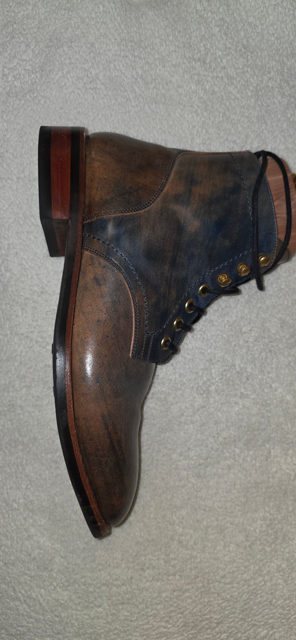 Photo by mknewman on November 3, 2025 of the Blkbrd Shoemaker Ocean in Rocado - "Marbled" Shell Cordovan - Veg Tanned (Ocean).