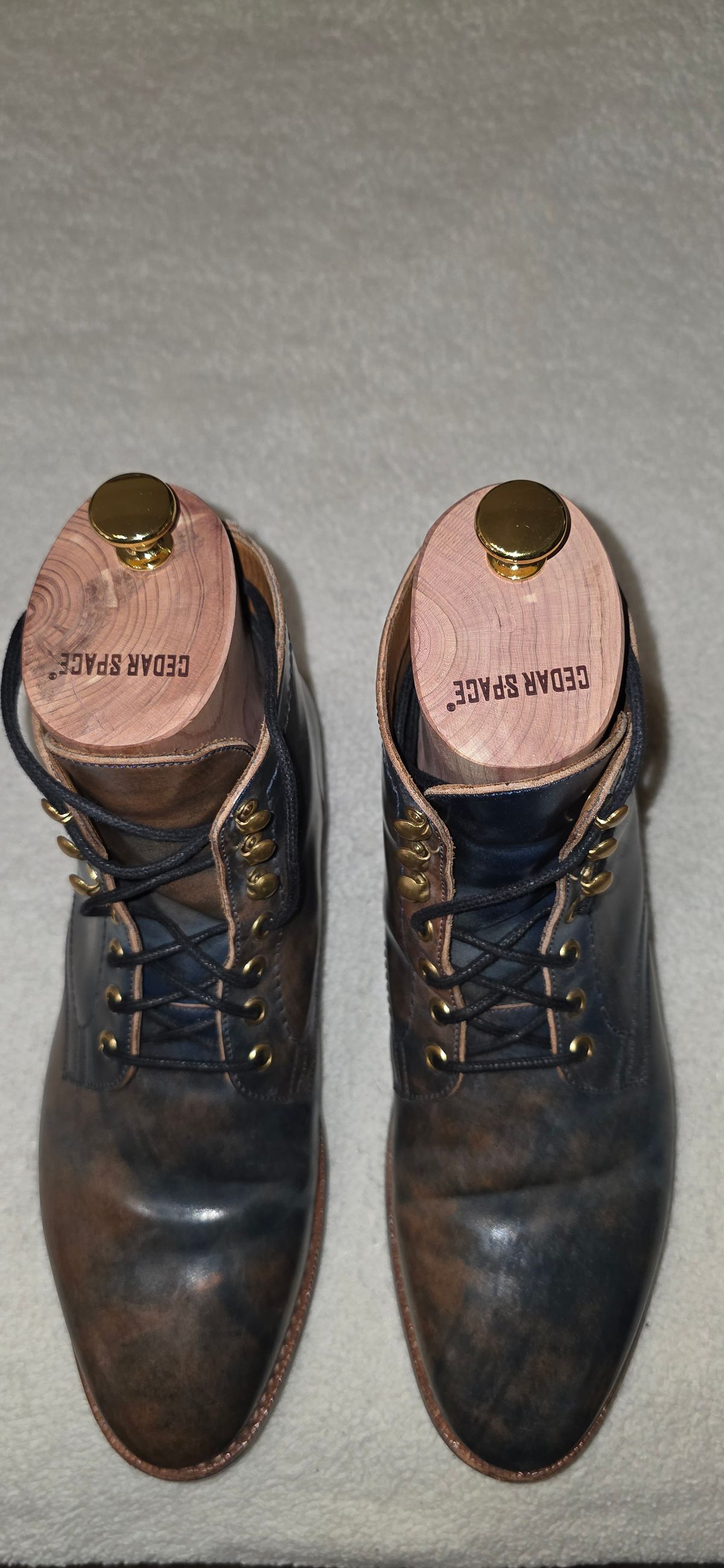 Photo by mknewman on November 3, 2025 of the Blkbrd Shoemaker Ocean in Rocado - "Marbled" Shell Cordovan - Veg Tanned (Ocean).