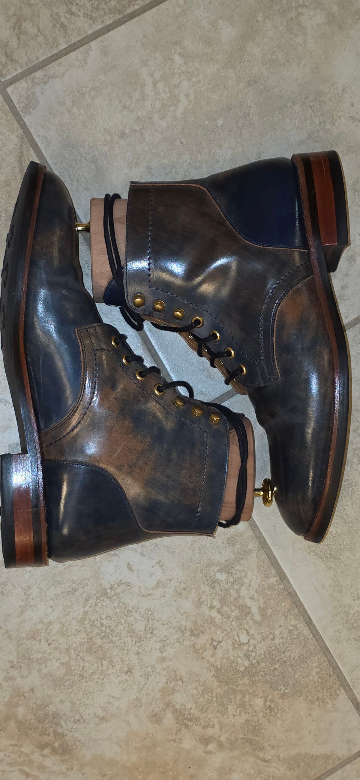 Photo by mknewman on December 2, 2025 of the Blkbrd Shoemaker Ocean in Rocado - "Marbled" Shell Cordovan - Veg Tanned (Ocean).