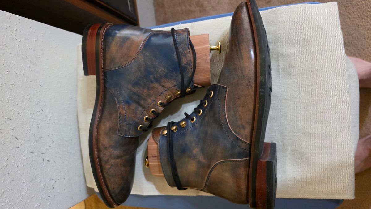 Photo by mknewman on February 1, 2026 of the Blkbrd Shoemaker Ocean in Rocado - "Marbled" Shell Cordovan - Veg Tanned (Ocean).
