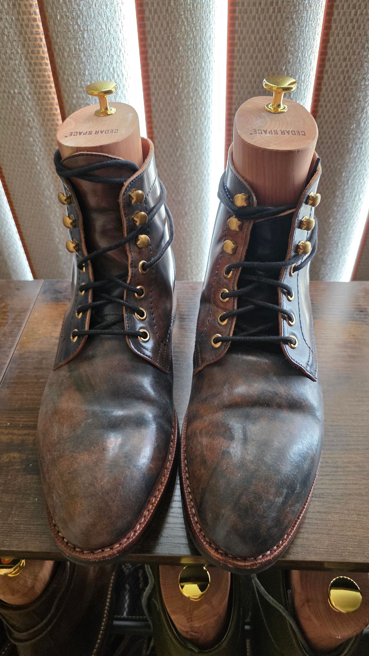 Photo by mknewman on March 1, 2026 of the Blkbrd Shoemaker Ocean in Rocado - "Marbled" Shell Cordovan - Veg Tanned (Ocean).