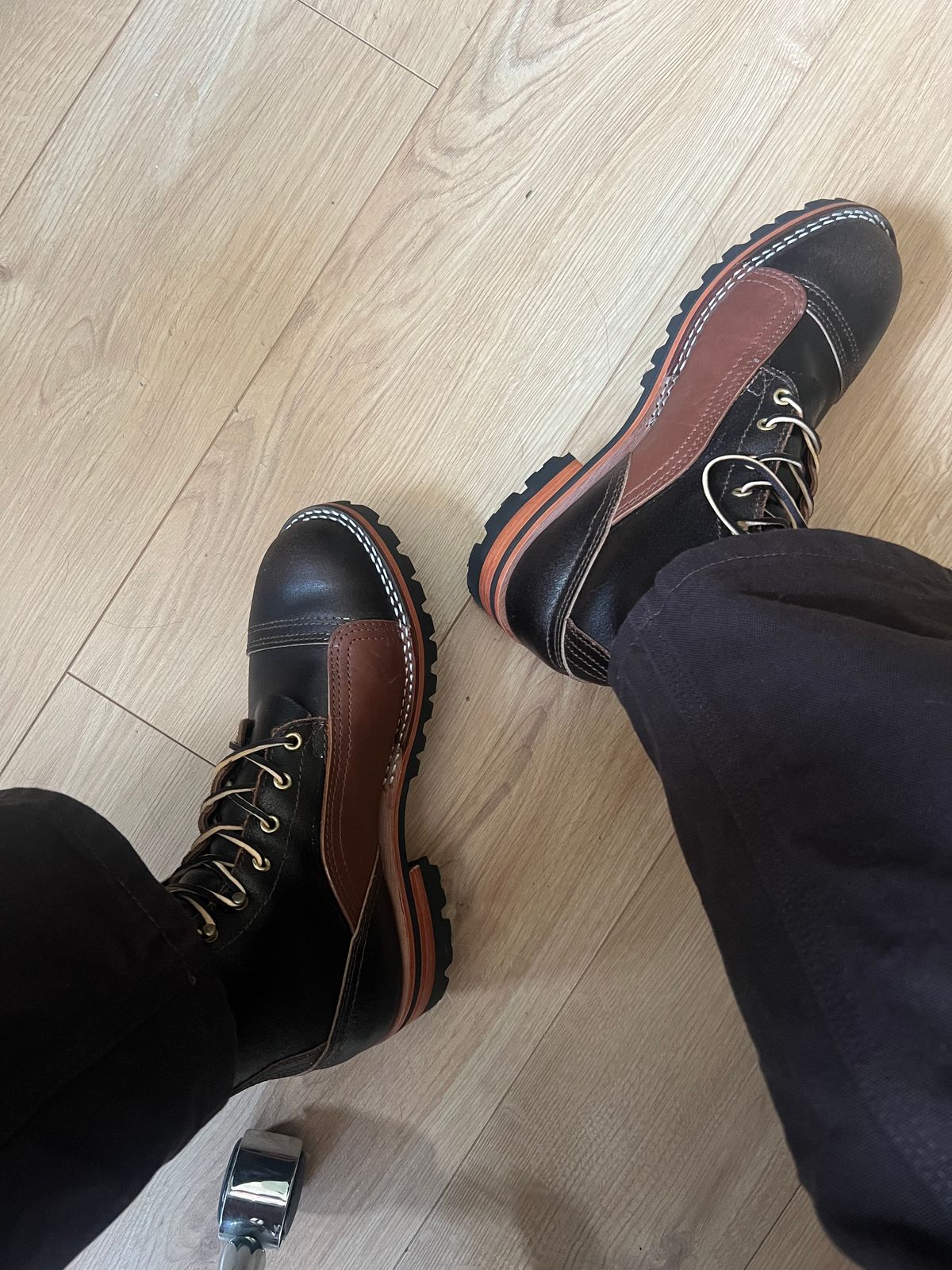 Photo by zenniszarkov on July 30, 2025 of the Nicks x Rose Anvil ND1 in Horween Brown Waxed Flesh.