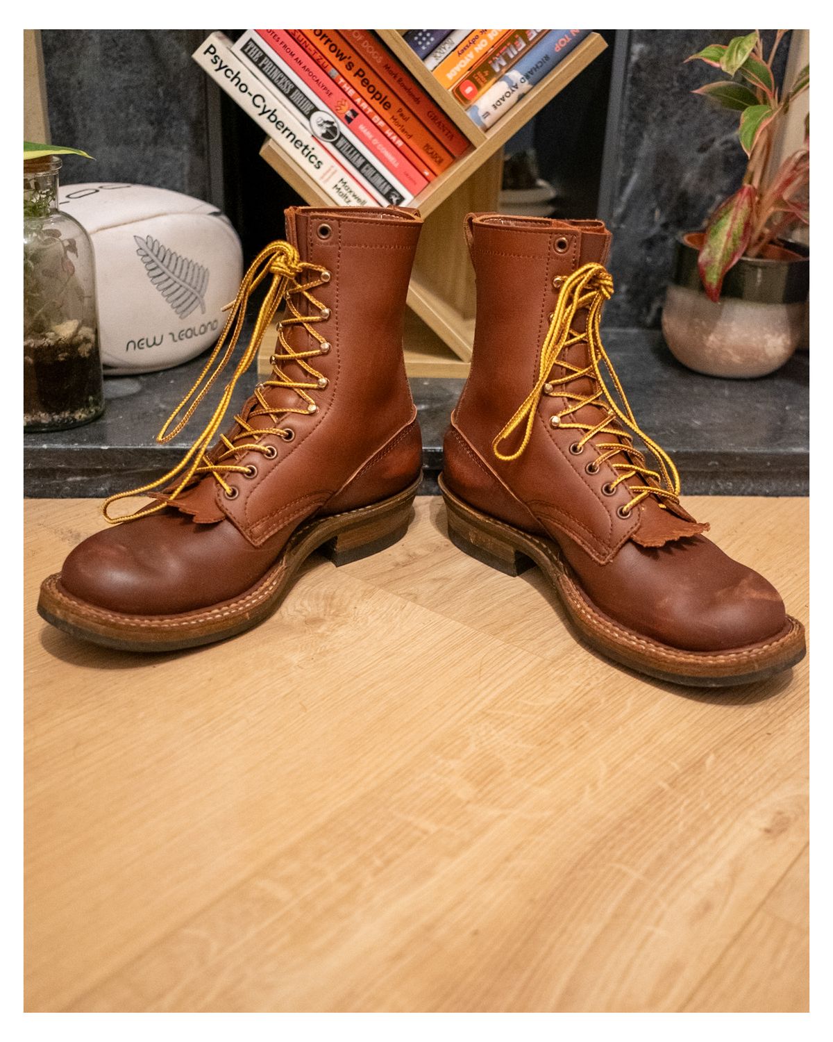 Photo by zenniszarkov on November 4, 2025 of the White's Farmer/Rancher in Seidel Red Dog Oil Tan.