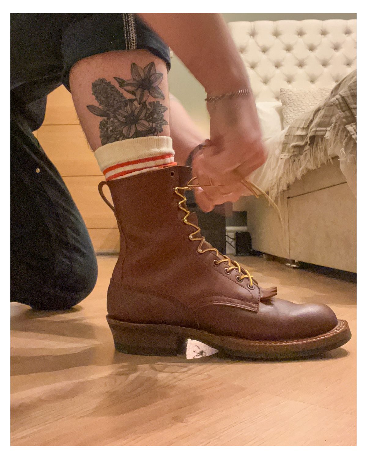 Photo by zenniszarkov on November 4, 2025 of the White's Farmer/Rancher in Seidel Red Dog Oil Tan.