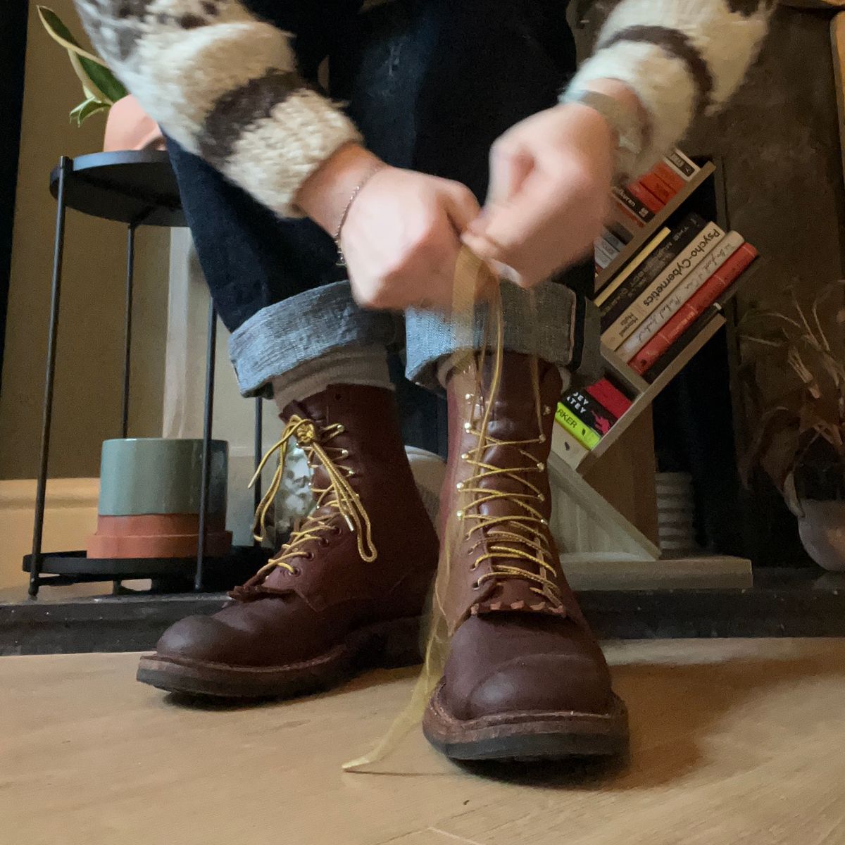 Photo by zenniszarkov on December 3, 2025 of the White's Farmer/Rancher in Seidel Red Dog Oil Tan.