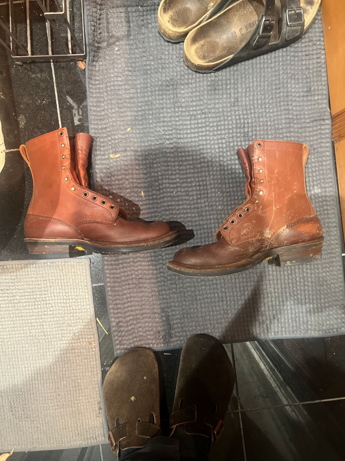 Photo by zenniszarkov on December 10, 2025 of the White's Farmer/Rancher in Seidel Red Dog Oil Tan.