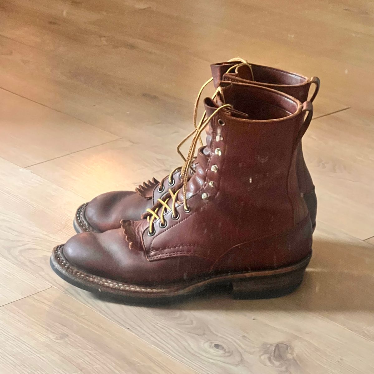 Photo by zenniszarkov on March 2, 2026 of the White's Farmer/Rancher in Seidel Red Dog Oil Tan.