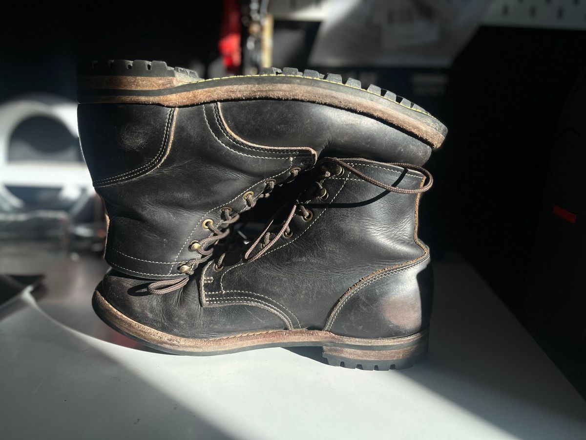 Photo by ambulambu on June 22, 2026 of the Truman Plain Toe Boot in Seidel Charcoal Double Shot.