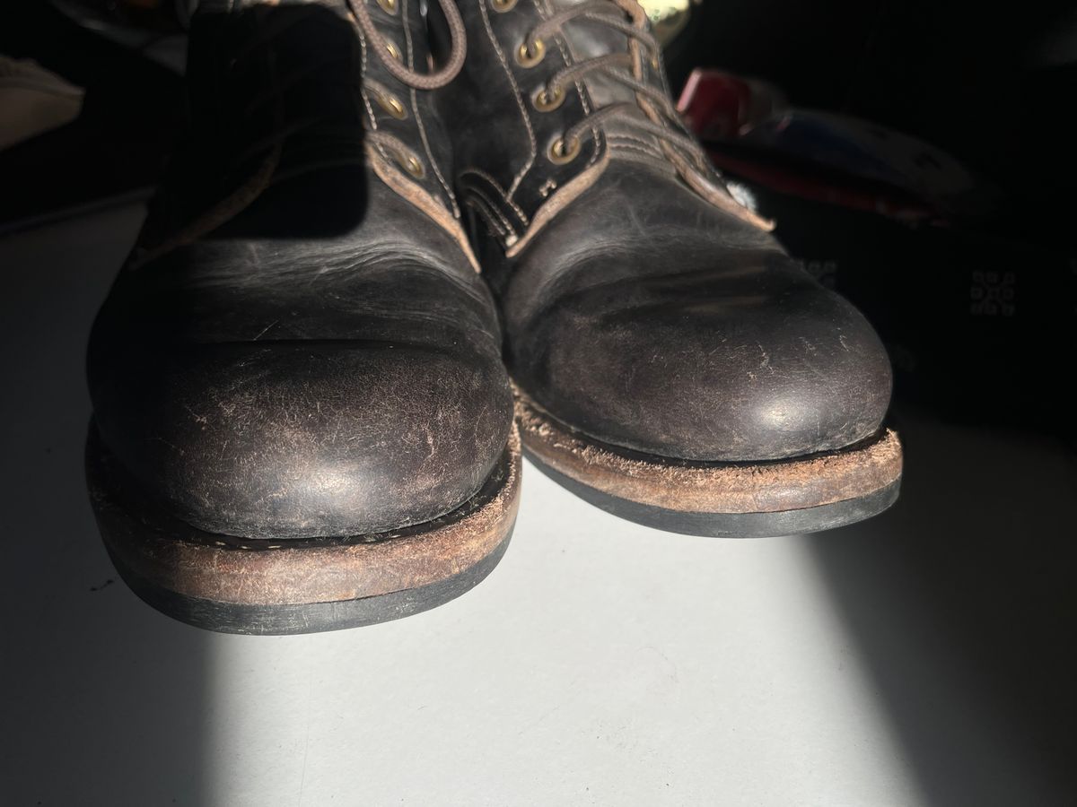 Photo by ambulambu on June 22, 2026 of the Truman Plain Toe Boot in Seidel Charcoal Double Shot.