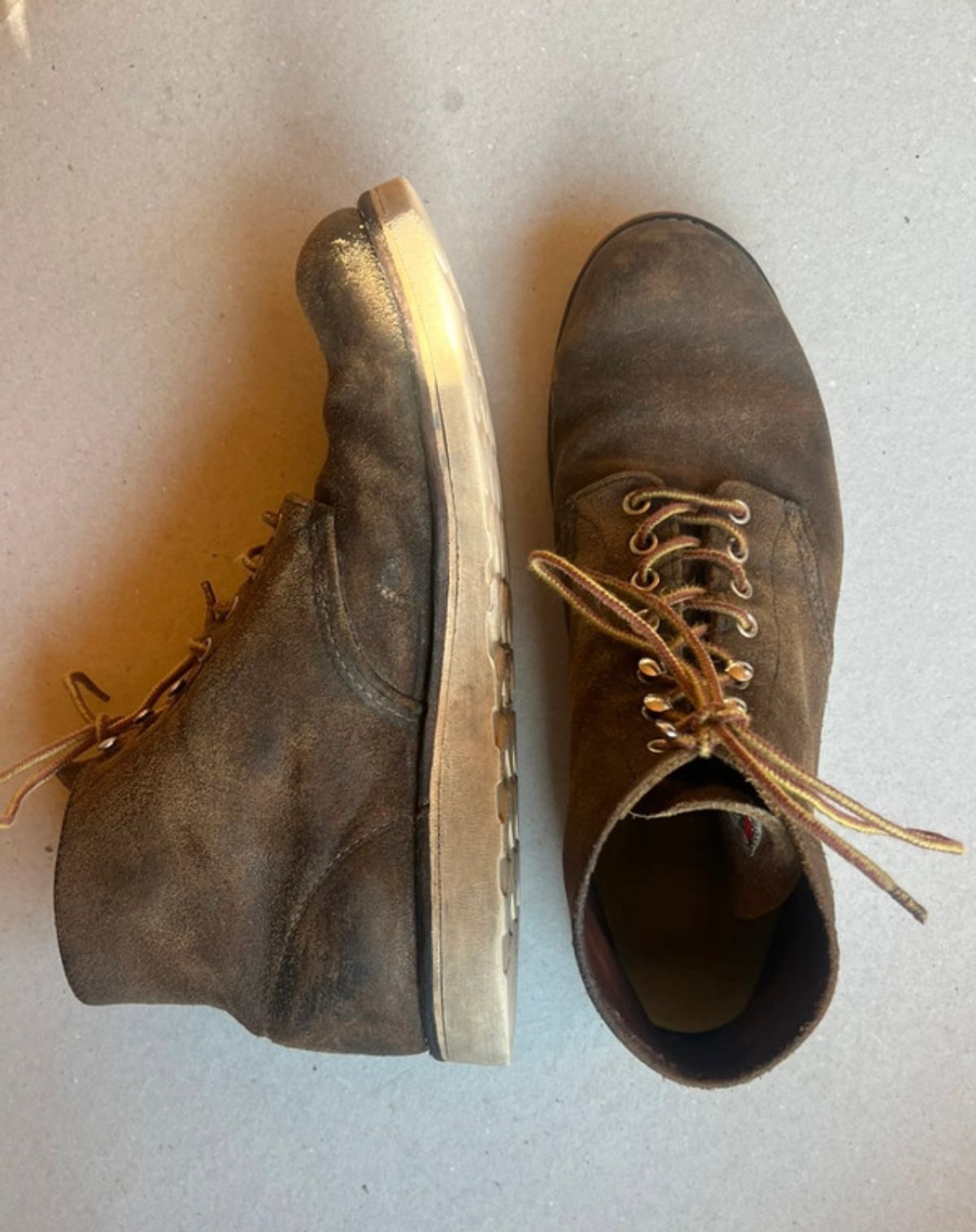 Photo by ambulambu on March 18, 2026 of the Red Wing 8181 in S.B. Foot Hawthorne Muleskinner.