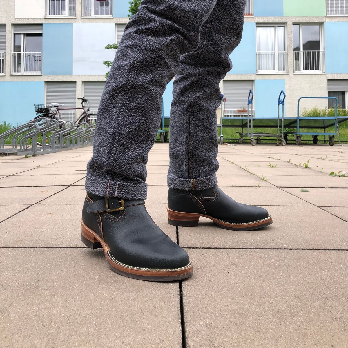 Photo by Sebekhetep on May 16, 2023 of the Wesco Boss Engineer Boot in Horween Navy Waxed Flesh.