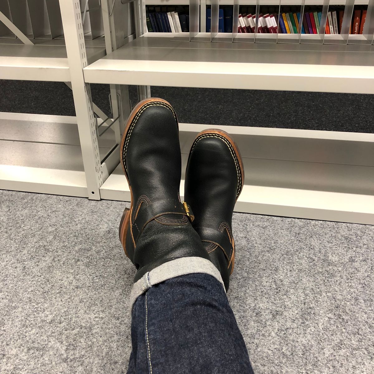 Photo by Sebekhetep on July 22, 2023 of the Wesco Boss Engineer Boot in Horween Navy Waxed Flesh.
