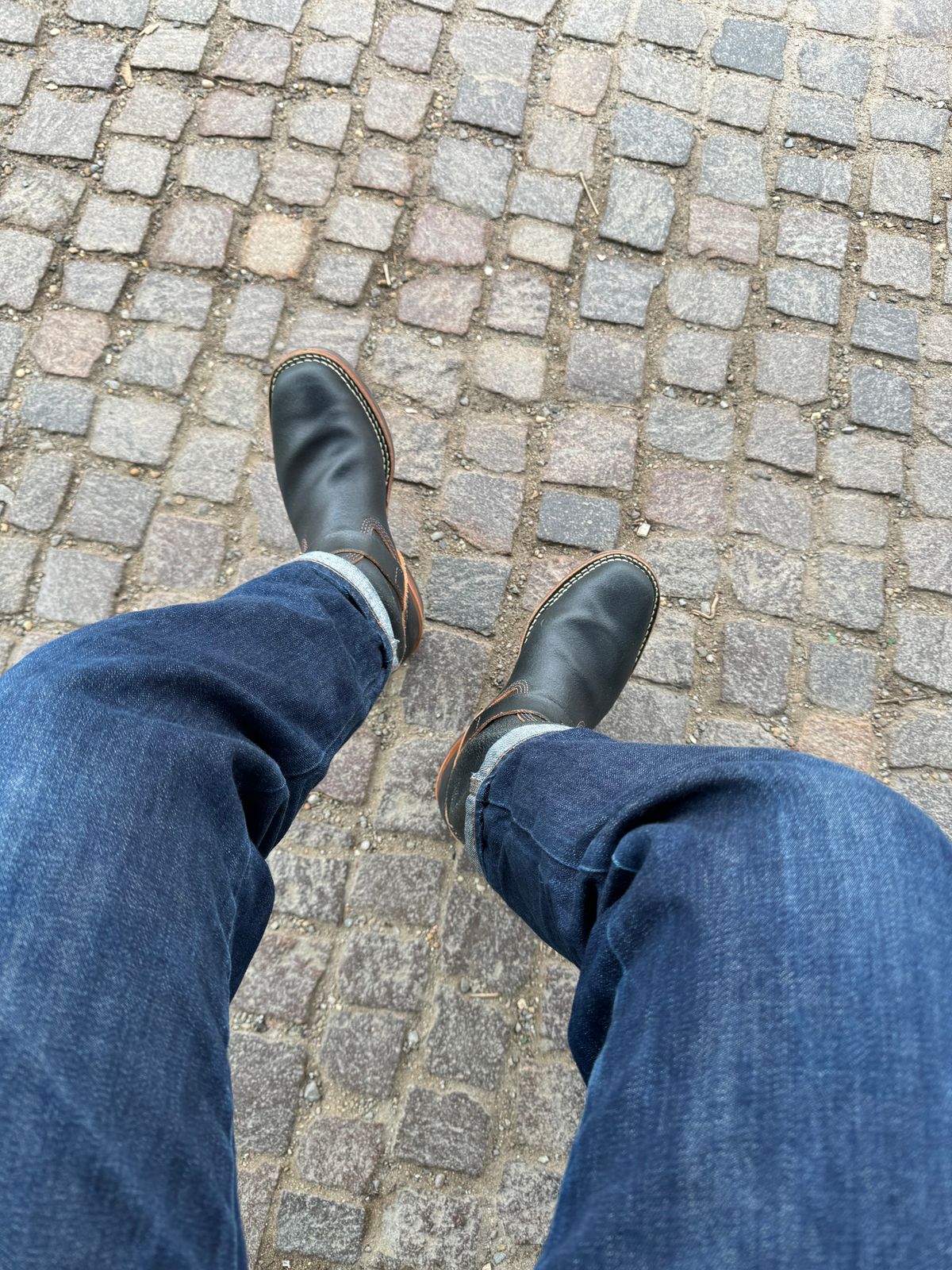 Photo by Sebekhetep on November 6, 2023 of the Wesco Boss Engineer Boot in Horween Navy Waxed Flesh.