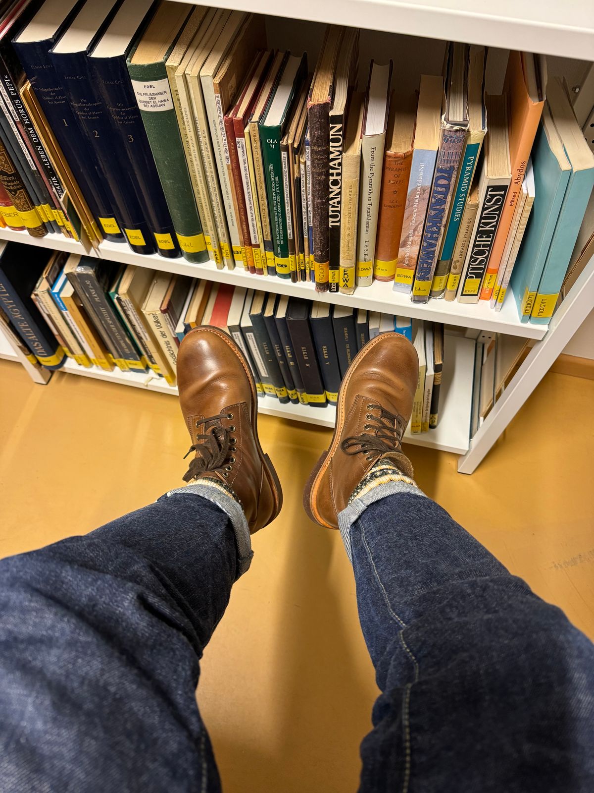Photo by Sebekhetep on December 12, 2023 of the Oak Street Bootmakers Field Boot in Horween Natural Chromexcel.