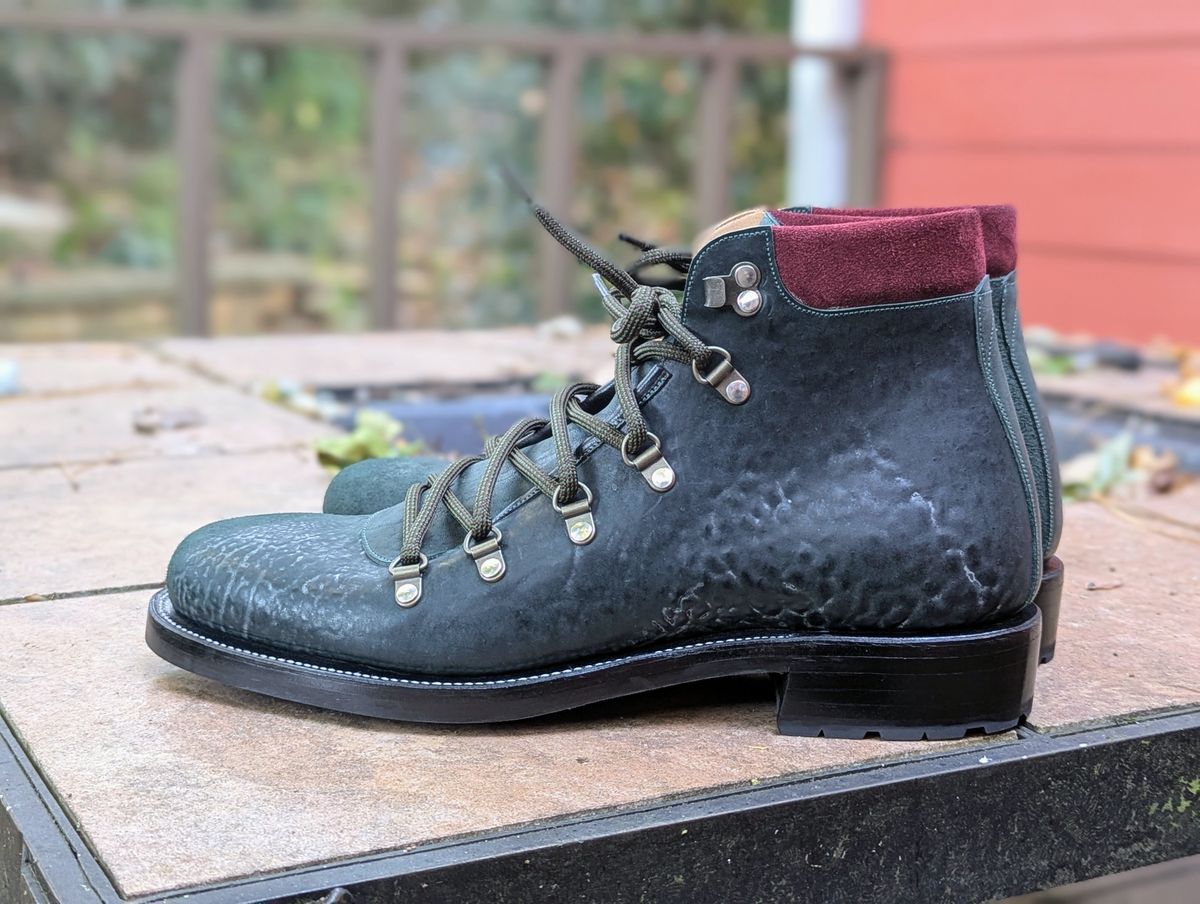 Photo by ArnoShoes on October 22, 2025 of the Arno Hiker in Conceria Cloe Dark Green Reverse Culatta.