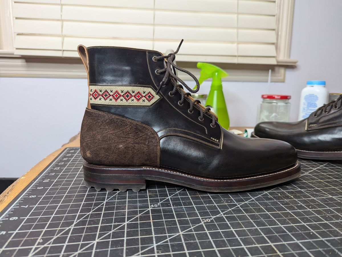 Photo by ArnoShoes on October 1, 2024 of the Arno Vishivanka in Maryam 1071 Pull-up Shell Cordovan.