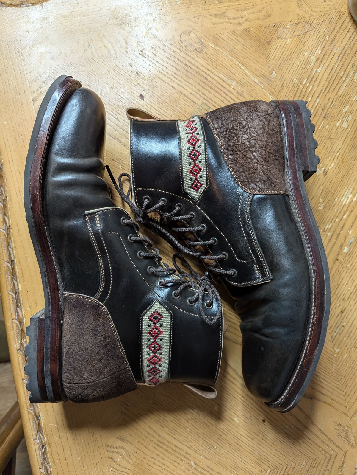 Photo by ArnoShoes on December 3, 2024 of the Arno Vishivanka in Maryam 1071 Pull-up Shell Cordovan.