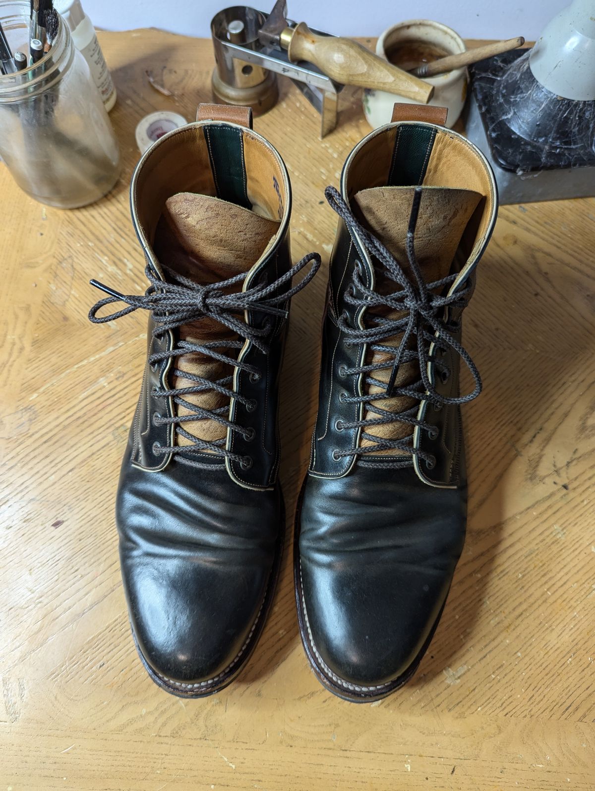 Photo by ArnoShoes on December 3, 2024 of the Arno Vishivanka in Maryam 1071 Pull-up Shell Cordovan.