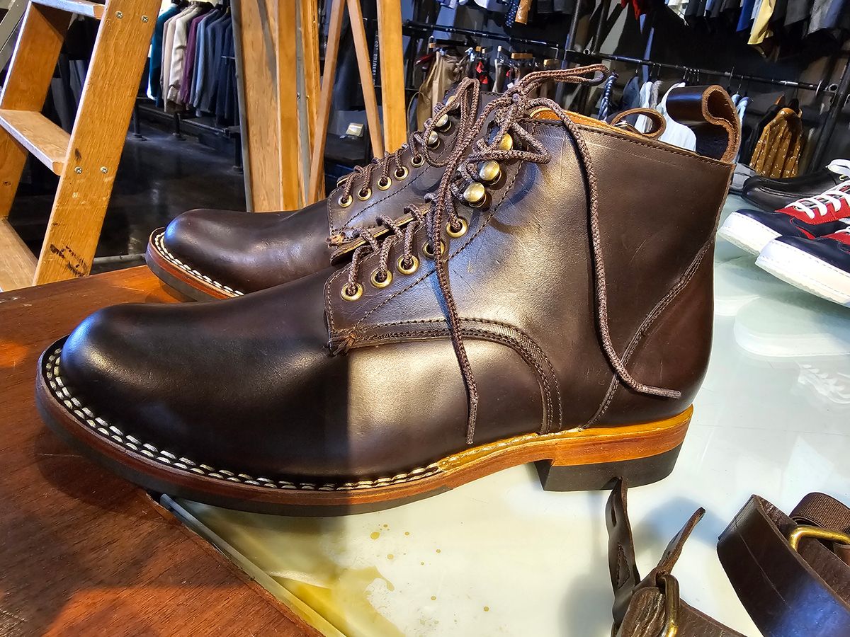 Photo by LeeRoss on October 29, 2024 of the Al's Attire Hand Made Type 1 Service Boot in Horween Brown Chromexcel Horsehide.