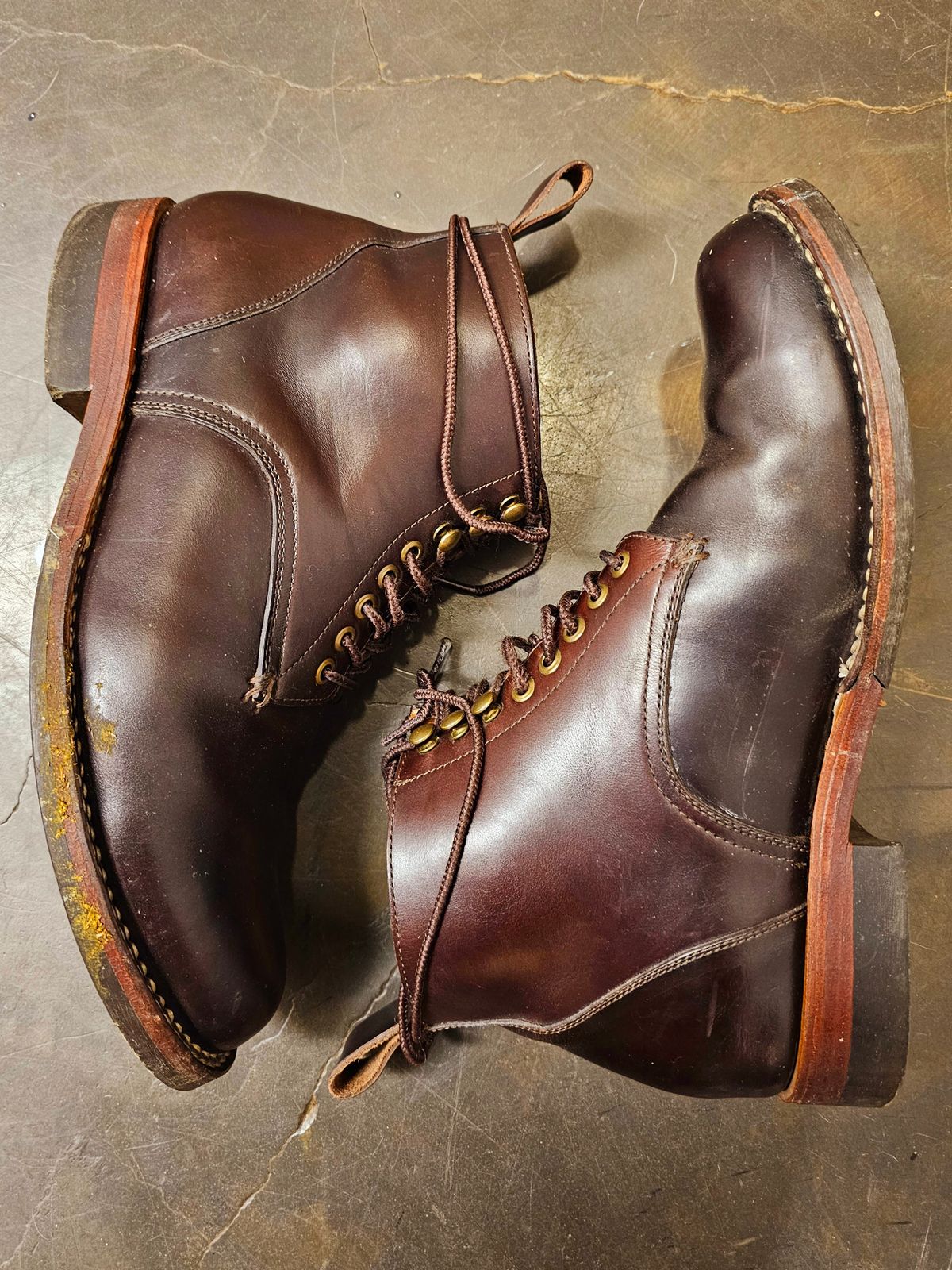 Photo by LeeRoss on January 5, 2025 of the Al's Attire Hand Made Type 1 Service Boot in Horween Brown Chromexcel Horsehide.