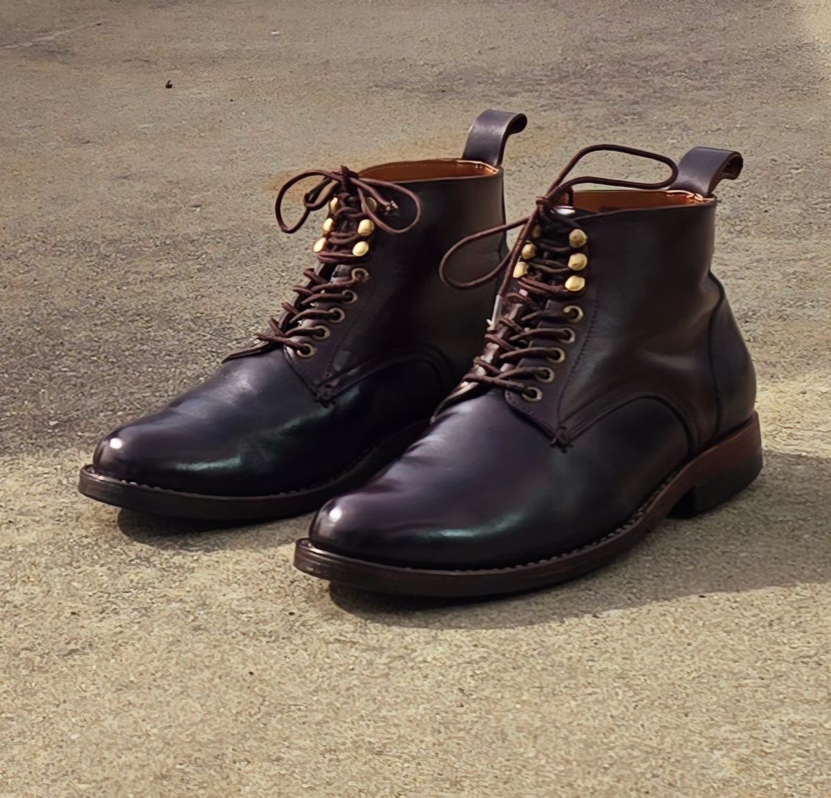 Photo by LeeRoss on February 15, 2025 of the Al's Attire Hand Made Type 1 Service Boot in Horween Brown Chromexcel Horsehide.