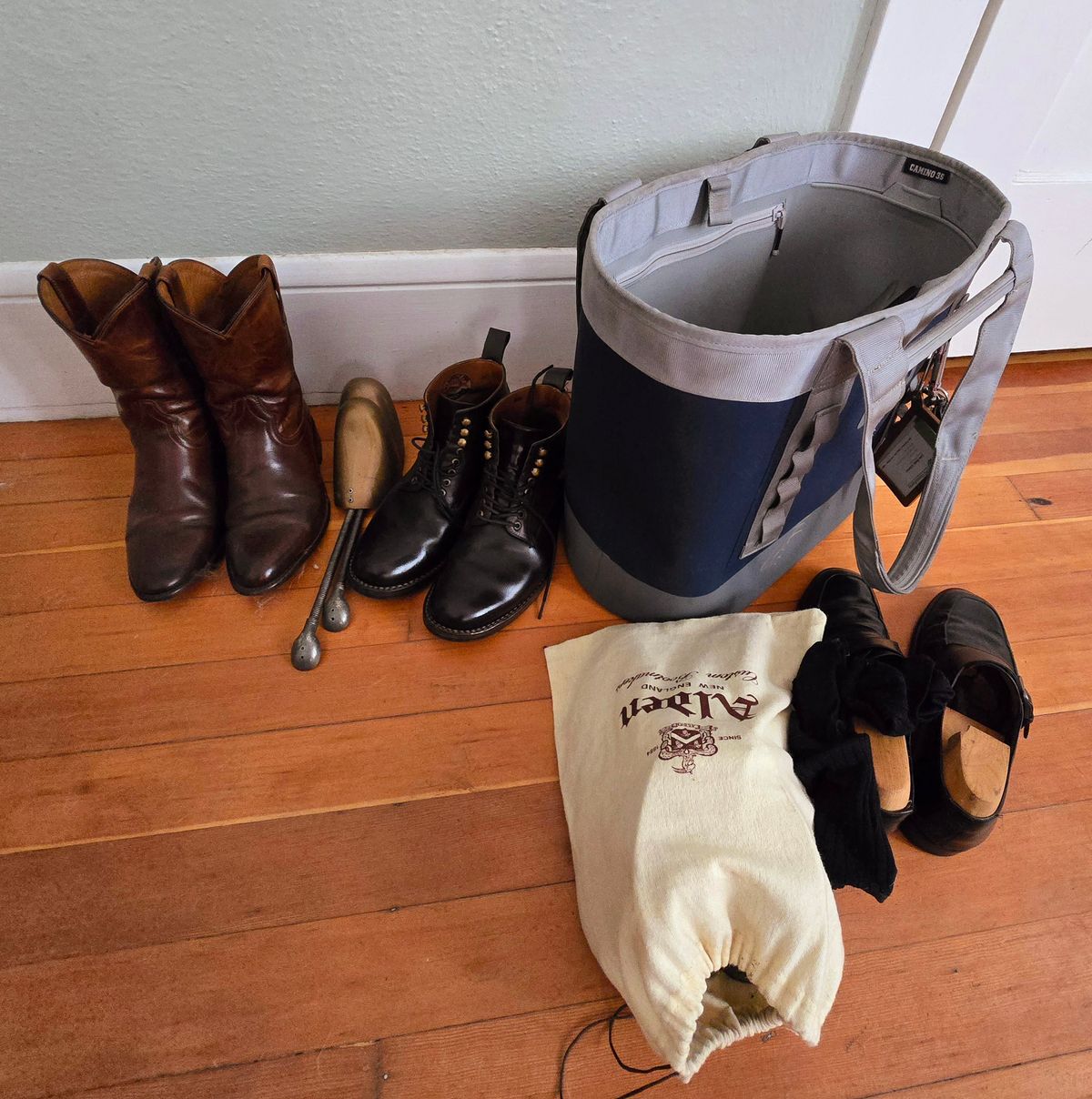 Photo by LeeRoss on March 7, 2025 of the Al's Attire Hand Made Type 1 Service Boot in Horween Brown Chromexcel Horsehide.
