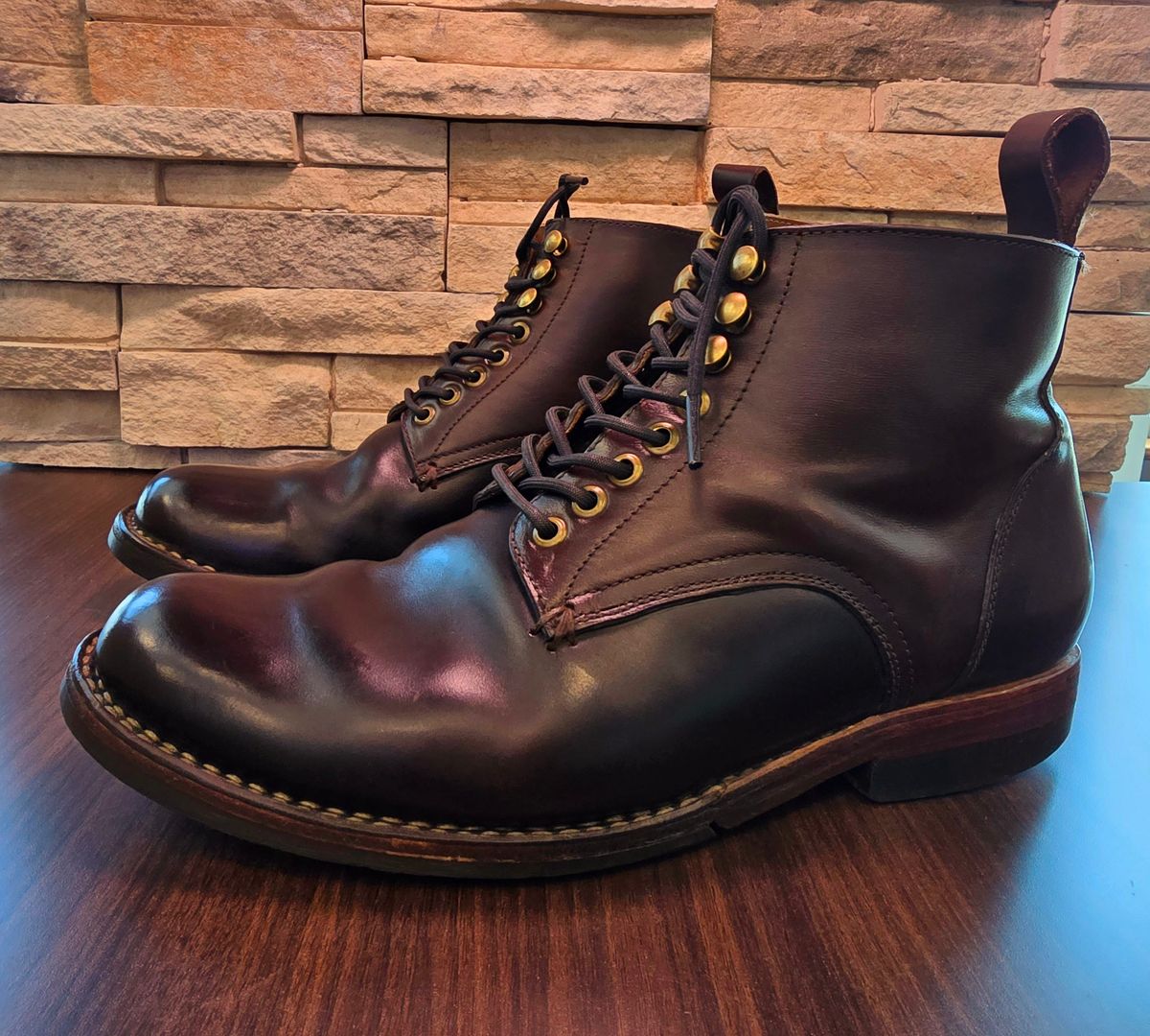 Photo by LeeRoss on March 29, 2025 of the Al's Attire Hand Made Type 1 Service Boot in Horween Brown Chromexcel Horsehide.