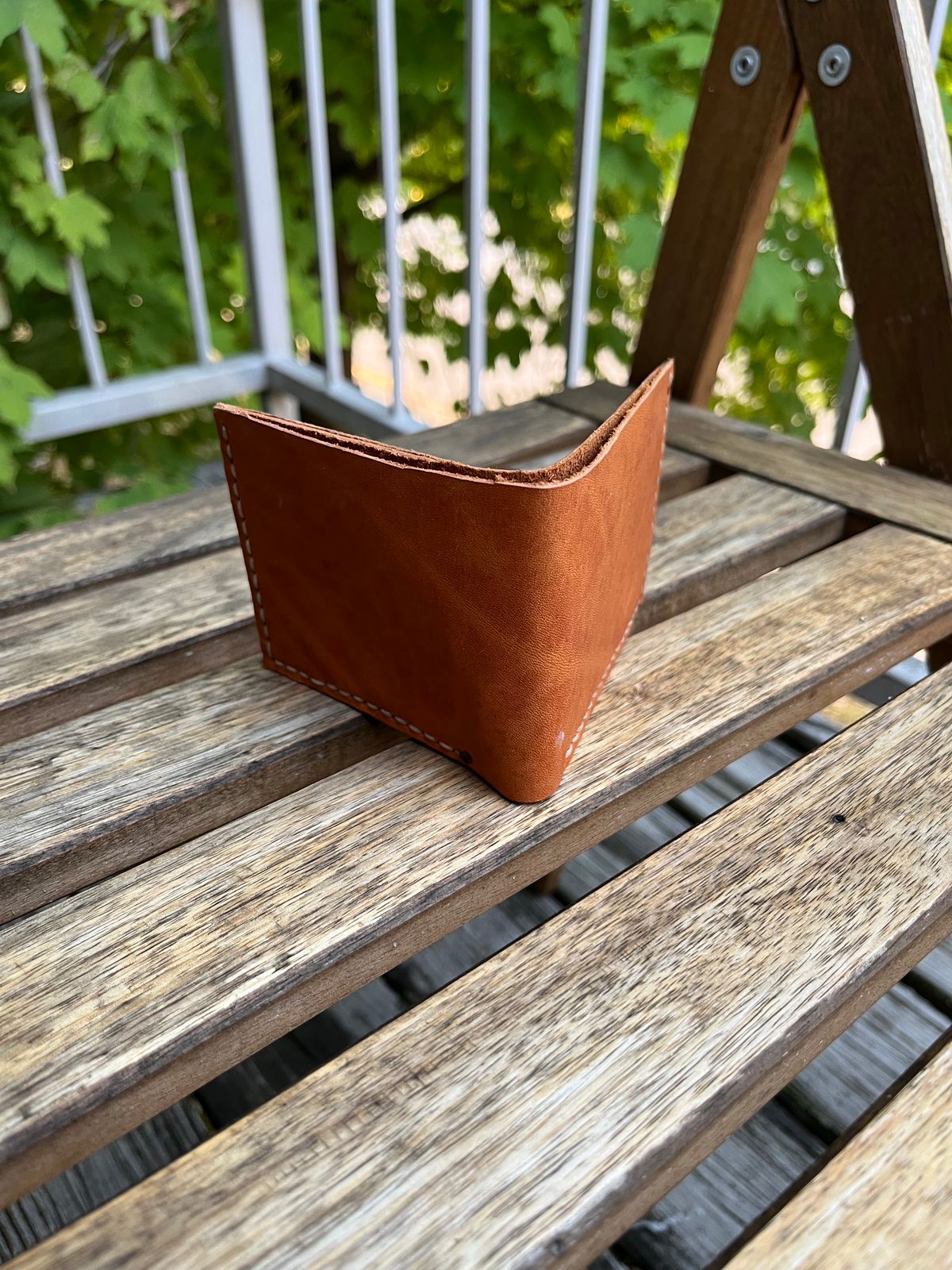 Photo by nitrocelluloseballoon on October 1, 2025 of the Self-Made Bifold Wallet in English Bridle Tan.