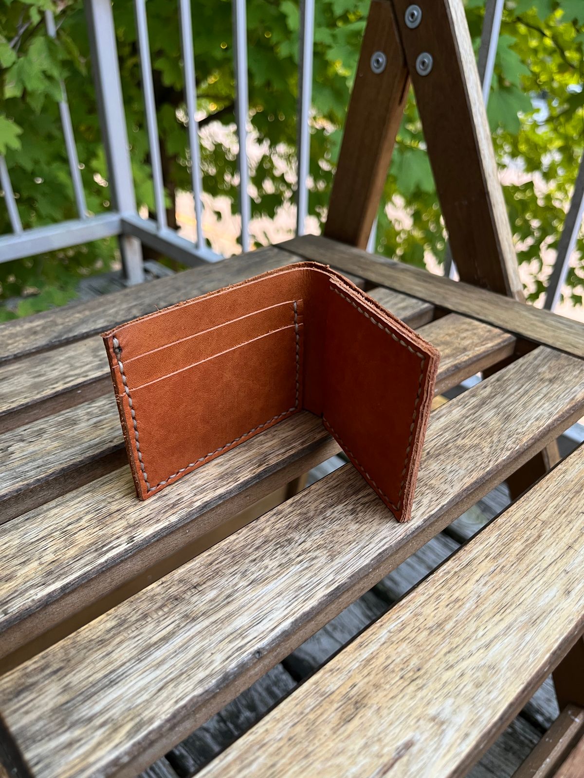 Photo by nitrocelluloseballoon on October 1, 2025 of the Self-Made Bifold Wallet in English Bridle Tan.