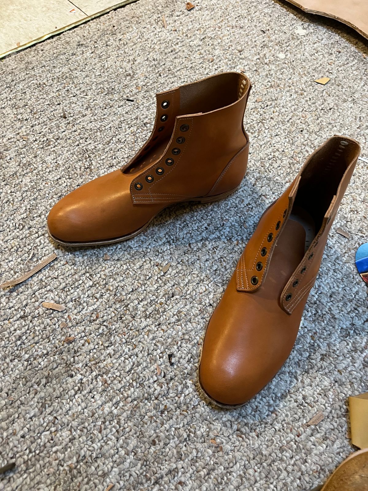 Photo by nitrocelluloseballoon on September 26, 2025 of the Self-Made Light Duty Boondockers in Horween English Tan Essex.