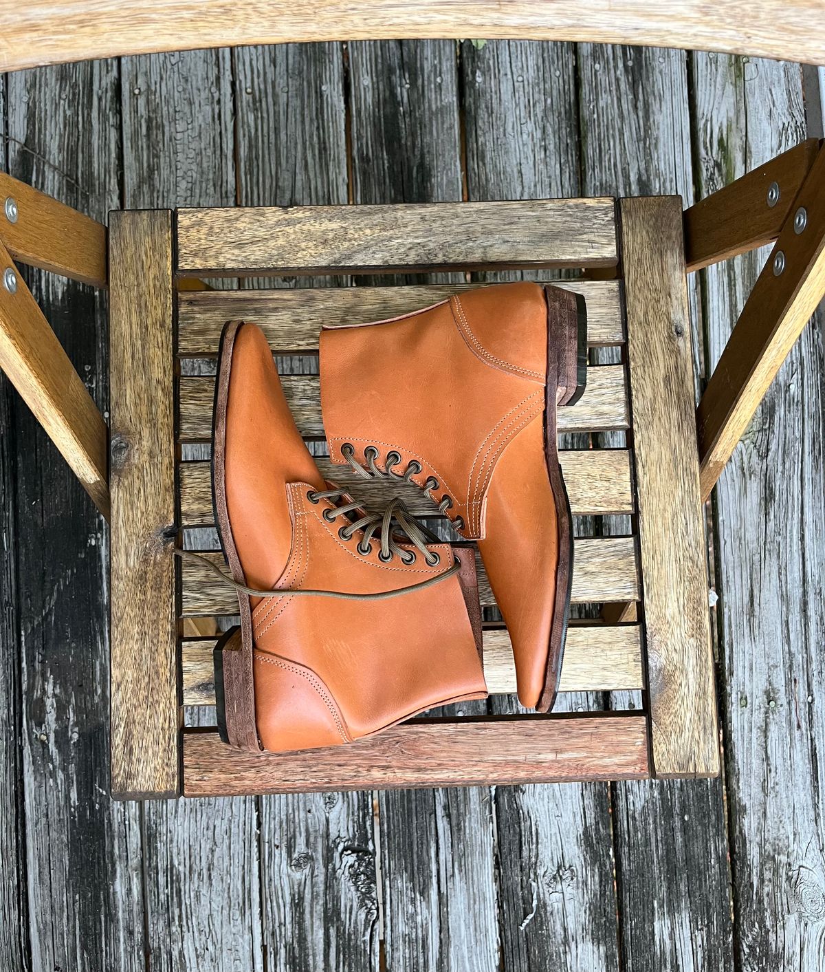 Photo by nitrocelluloseballoon on October 1, 2025 of the Self-Made Light Duty Boondockers in Horween English Tan Essex.